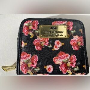 Juicy Couture Wmn’s Black/Floral Vegan Leather Small Zip Billfold ID Wallet NWOT
